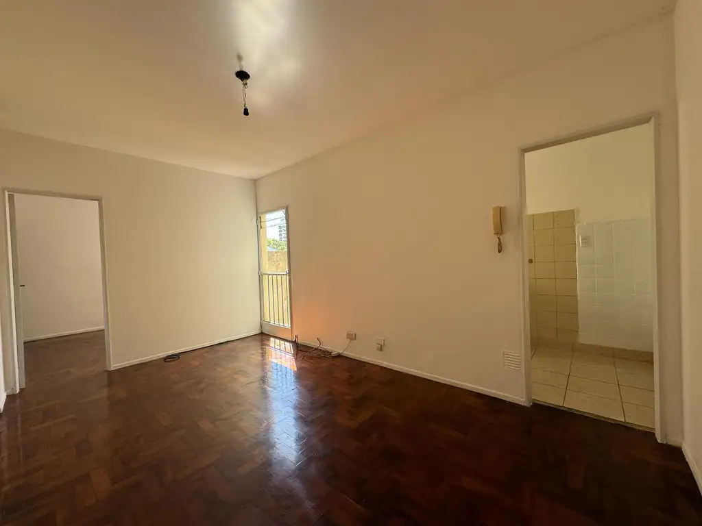 Venta. Departamento. 2 ambientes. Super Luminoso. Almagro.