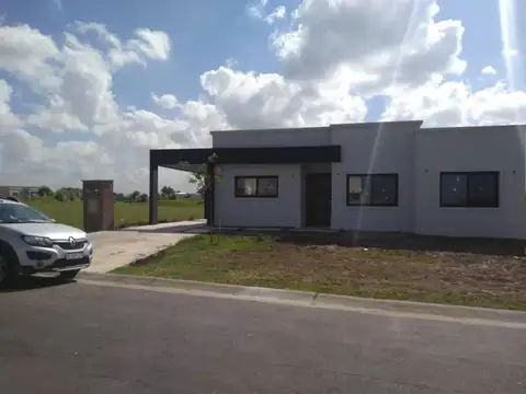 Casa en Venta en Pilar Del Este - 4 dormitorios