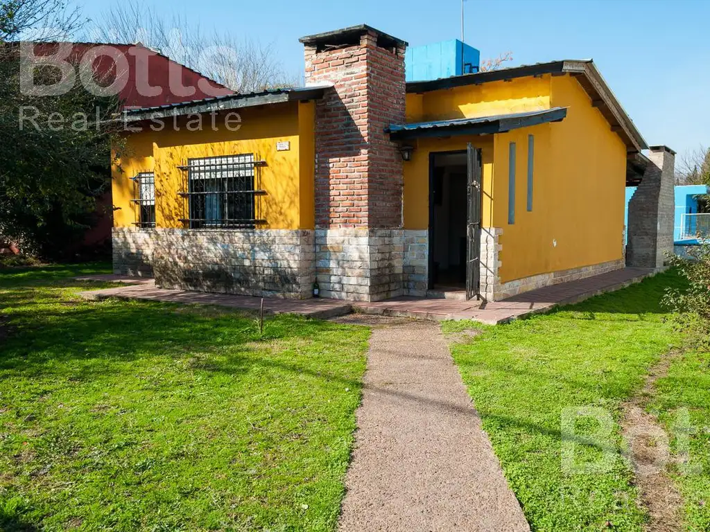 Venta lote con casa tipo quinta, monoambiente, pileta y sector de quincho y parrilla Trujui - Moreno