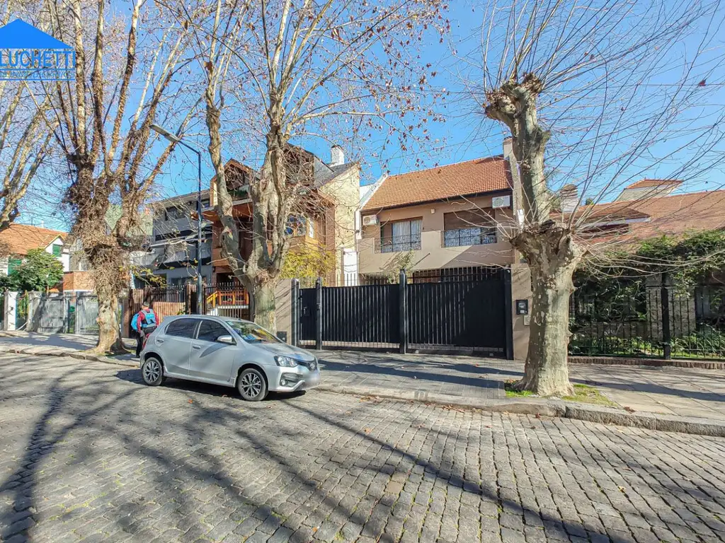 Lindisima Casa con Jadrin y Pileta en pleno BELGRANO R