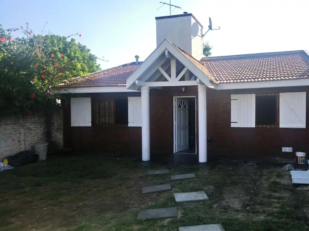 HERMOSO CHALET CON 1 DORMITORIO Y AMPLIO LOTE AL FRENTE - PROXIMAMENTE APTO CREDITO