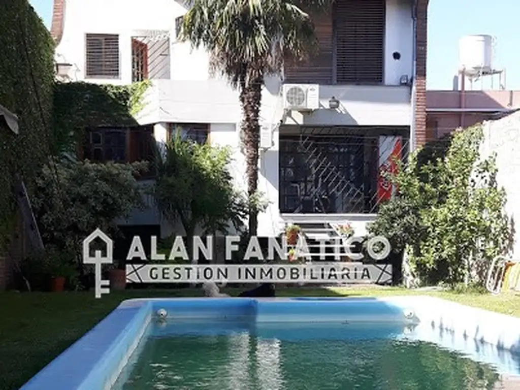 MAGNIFICA CASA EN LOTE PROPIO EN 2 PLANTAS DE 5 AMBIENTES !