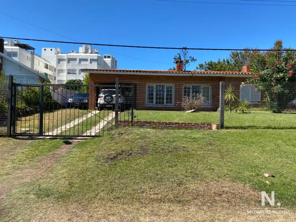 Casa en Pinares muy próxima al Mar