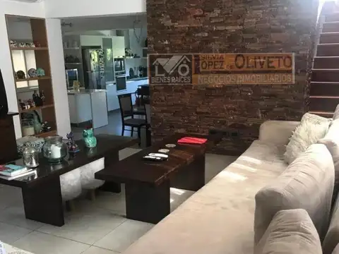 Casa en Venta con cochera
