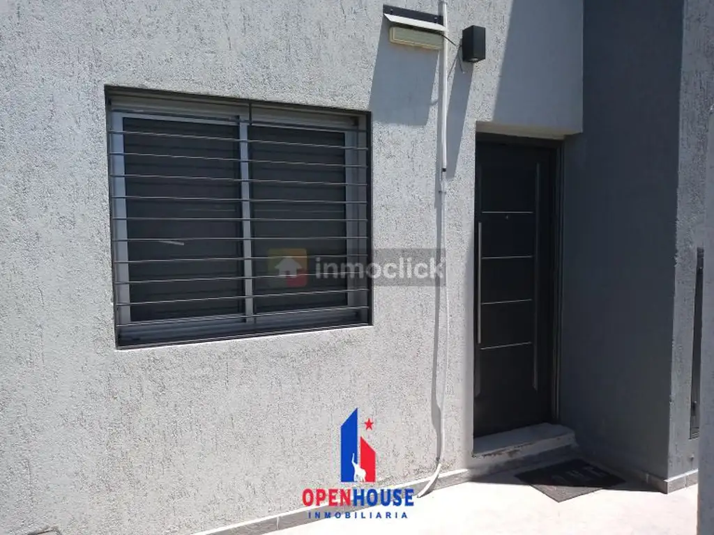 OPENHOUSE INMOBILIARIA OFRECE  EN ALQUILER TEMPORARIO, DUPLEX AMOBLADO, FRENTE AL DALVIAN