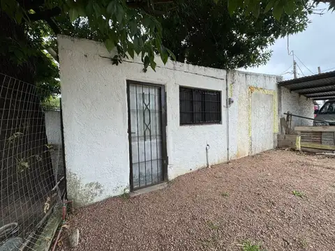 Alquilo casa 1 dormitorio patio y fondo Pando