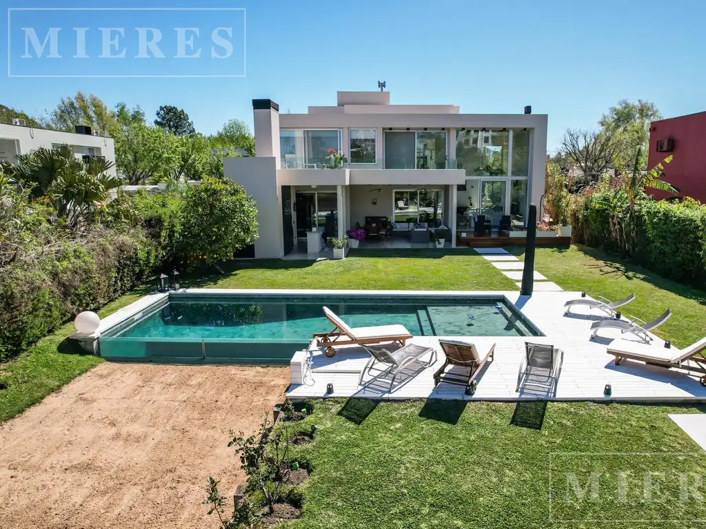 Casa en venta al río en Santa María de Tigre