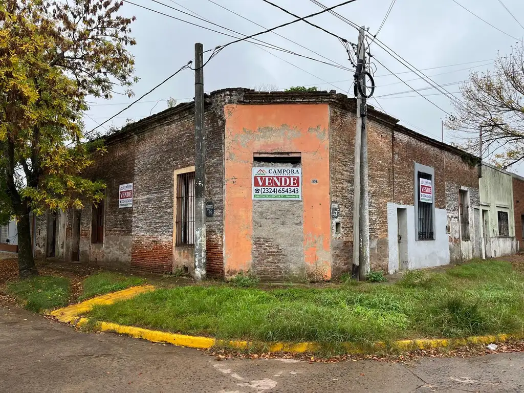 ESTA A LA VENTA ESQUINA A RECICLAR EN MERCEDES (B)