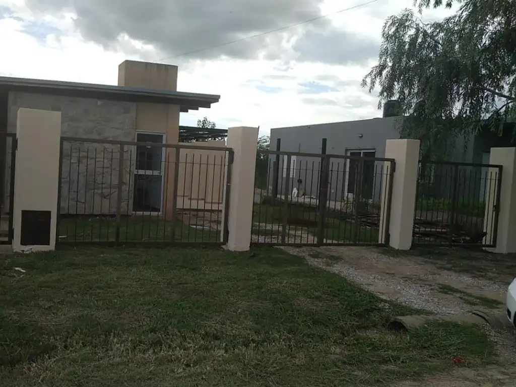 VENDO CASA 2 DORMITORIOS EN TIERRA DE SUEÑOS 2