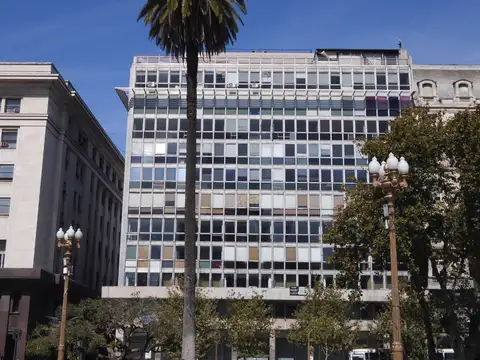 Alquiler Oficina Comercial en Plaza de Mayo equipada y amoblada - cochera Vigilancia 24