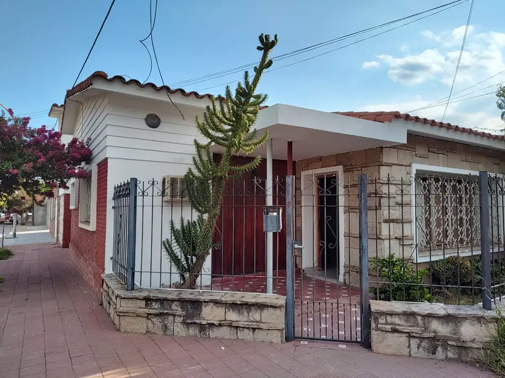 Casa de 3 Dor a la Venta en B Crisol Sur