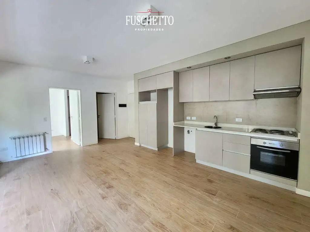 Belgrano (S. Independencia 1216) Semipiso 2 ambientes A ESTRENAR. Piso 3 al frente. 52 m². Apto Prof