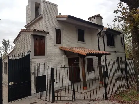 Hermosa casa en VENTA Crisóstomo 3700 - Parque Guillermina