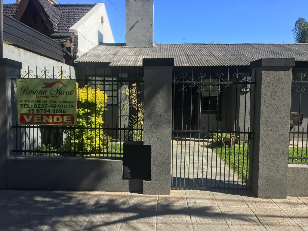 Casa en Gral.Rodríguez, Barrio "La Armonía"