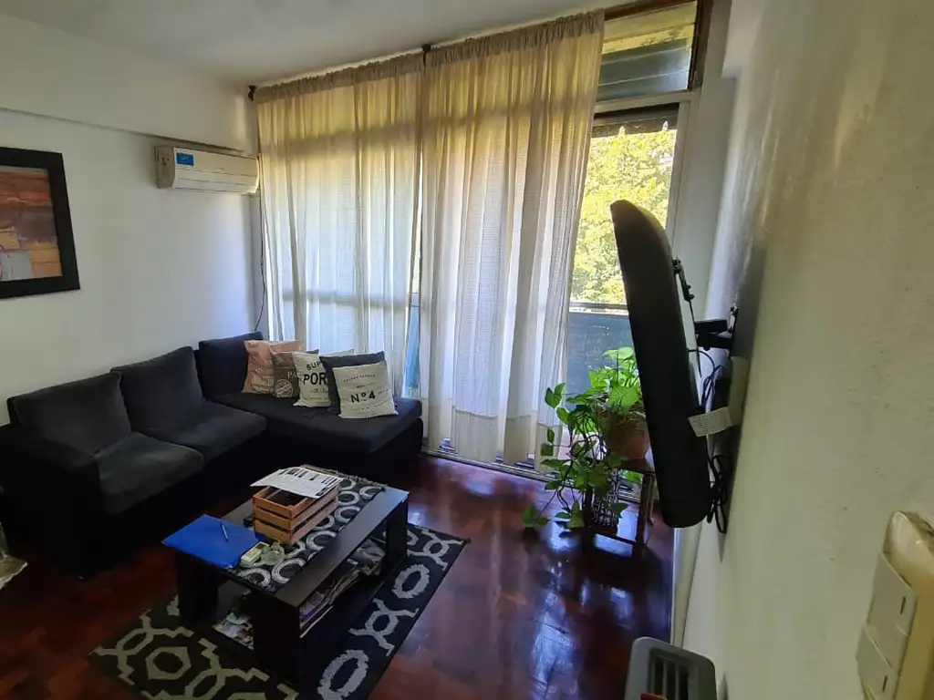 EN VENTA EN CIUDAD JARDIN HERMOSO DEPARTAMENTO DE 3 AMBIENTES EN 2DO PISO AL FRENTE - FICHA 8525