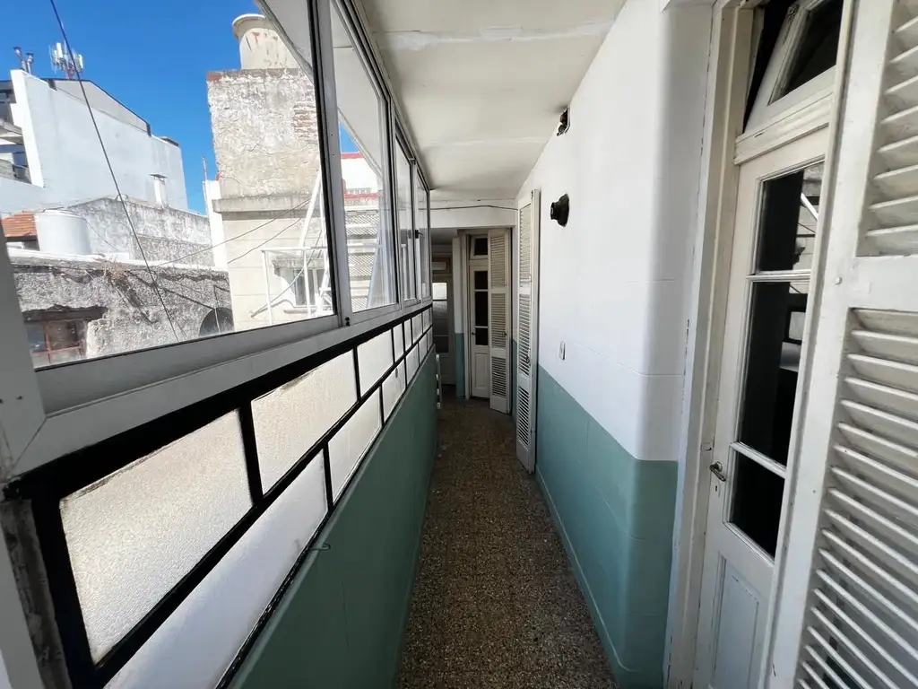 PH 3 ambientes  con terraza - 1er piso escalera - Colegiales