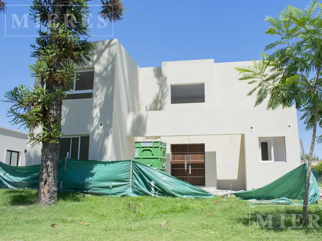 Casa en venta a estrenar en Santa Guadalupe, Pilar del Este