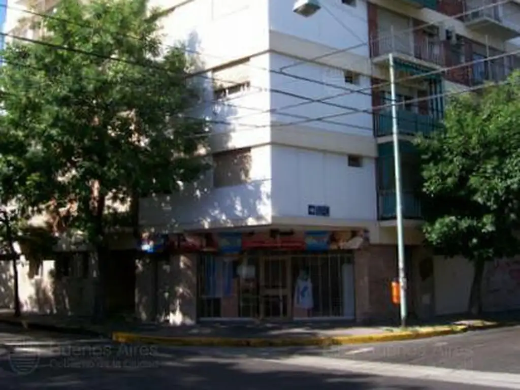 DEPARTAMENTO DE 3 AMBIENTES CON BALCON EN FLORESTA