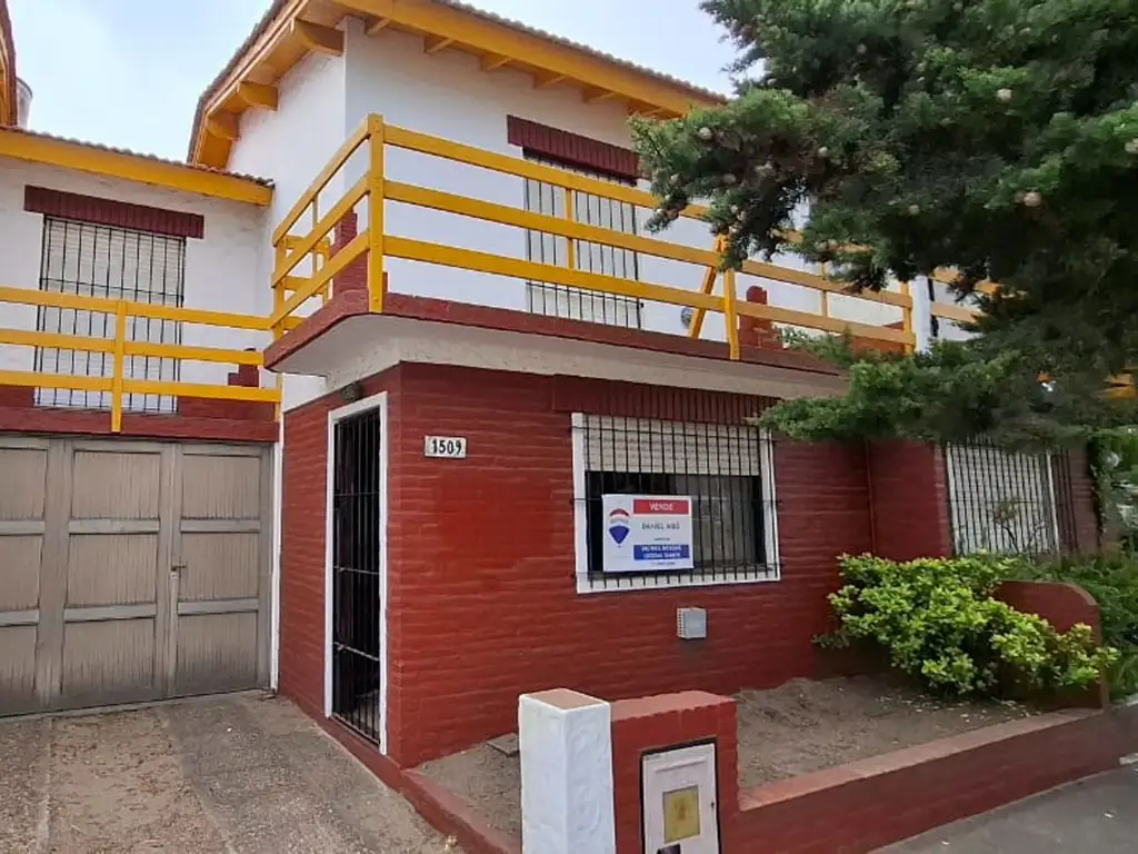 Triplex en Venta -4 Amb-Cochera/parrilla Cubierta