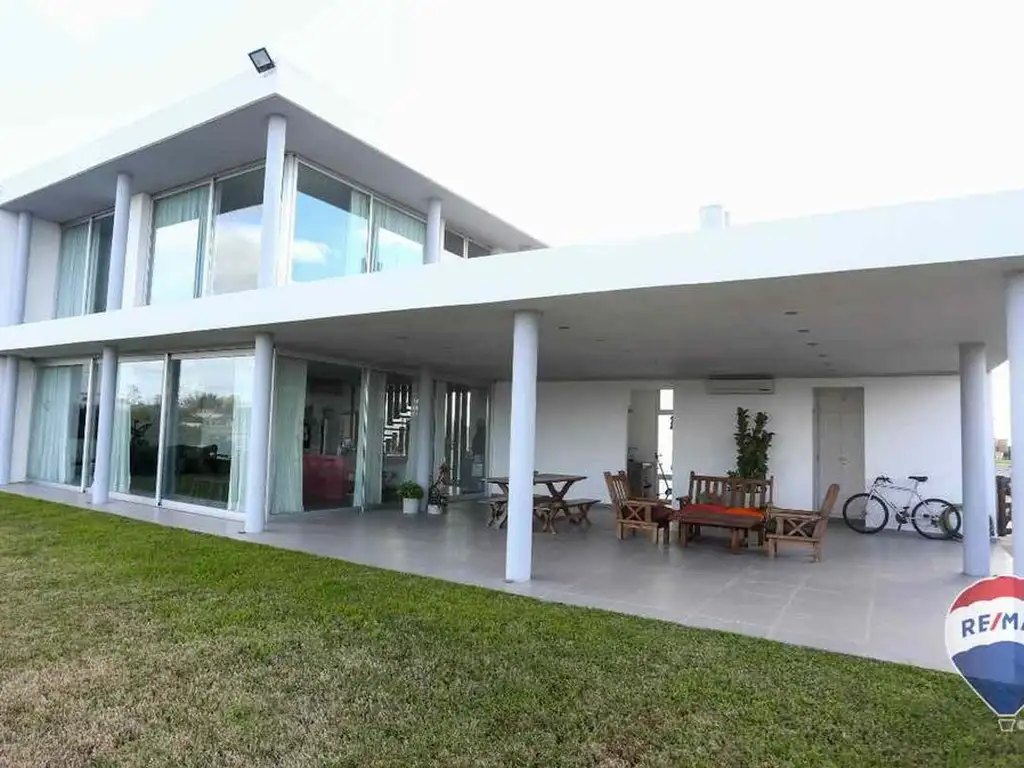 CASA 3 AMBIENTES EN VENTA EN CANNING A LA LAGUNA