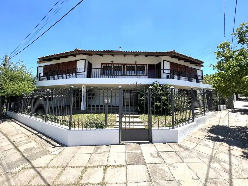 VENTA CASA 3 DORM COCHERA ALTOS DE VILLA CABRERA