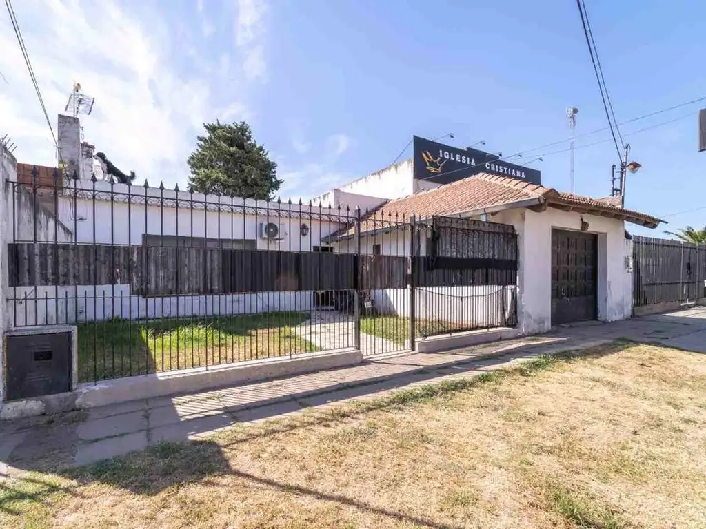 VENTA CASA 3 AMB L PROPIO C COCHERA VILLA DE MAYO