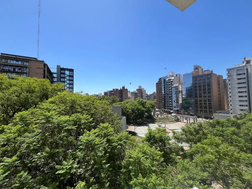 Ayacucho Frente a Plaza Italia, Piso Alto con vista