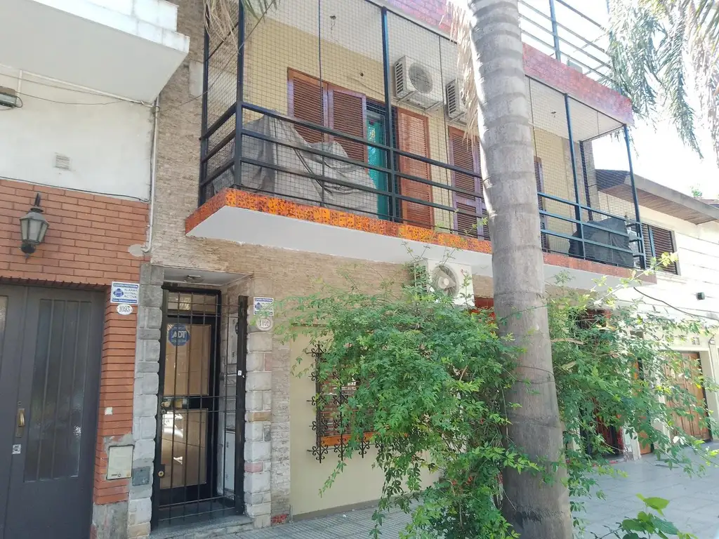 Tipo Casa En Block 6 Amb. C/Patio San Nicolas al 1000