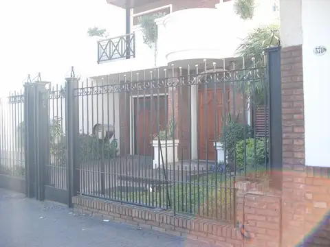 Casa en Venta con cochera
