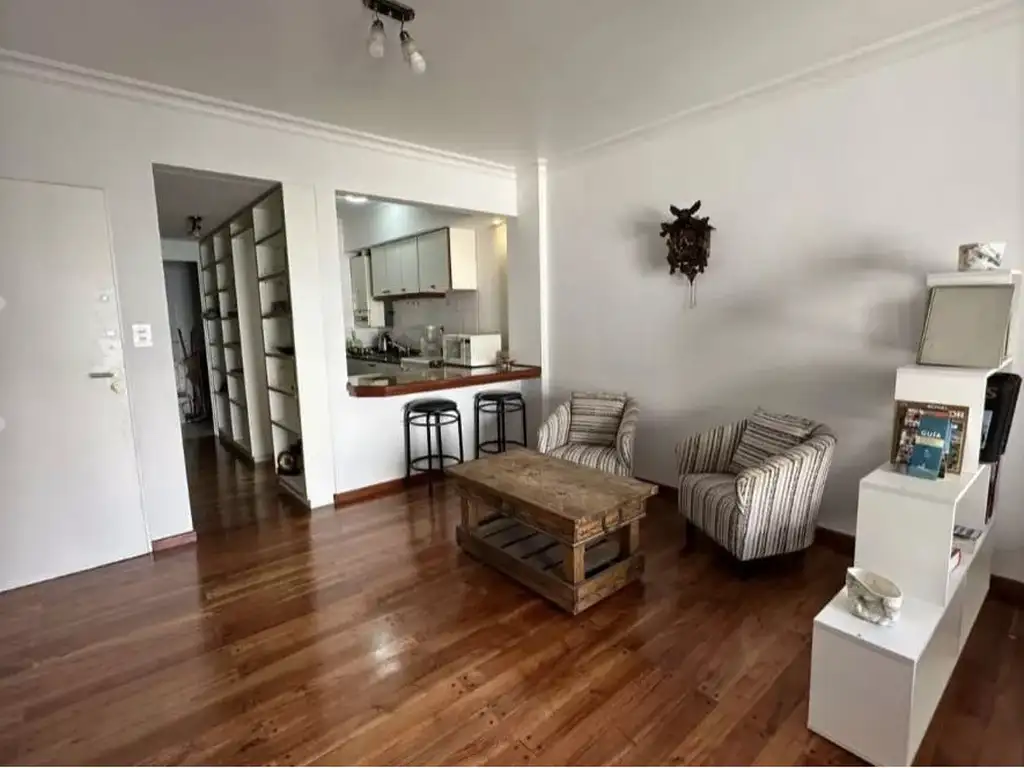 VENDO CÓMODO MONOAMBIENTE 40 M2 C/BALCÓN EN RECOLETA CABA