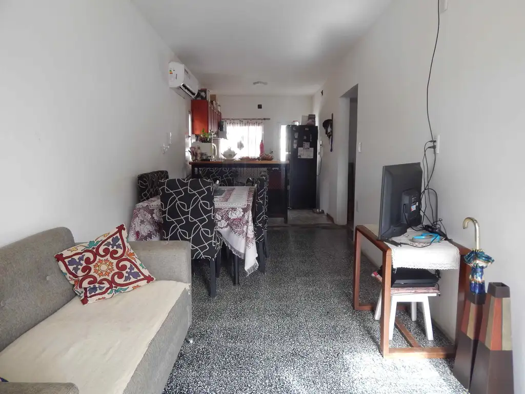 CASA EN VENTA 2 DORMITORIOS ZONA ALBERDI