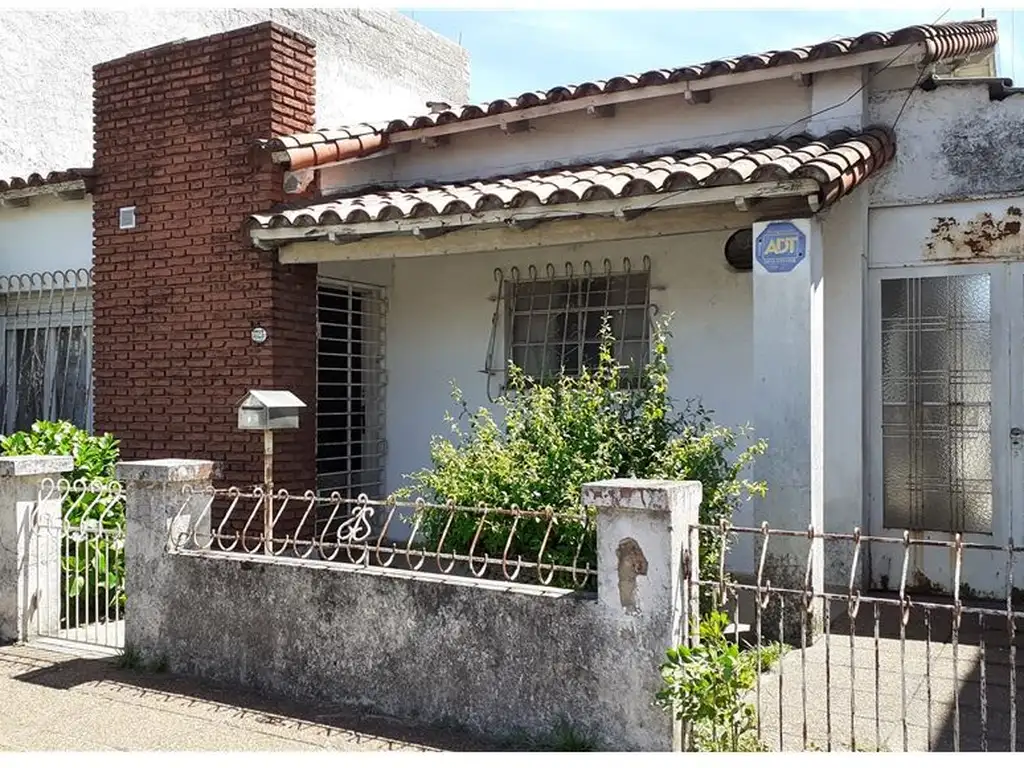 CASA  EN VENTA SAN JUSTO 3 AMBIENTES