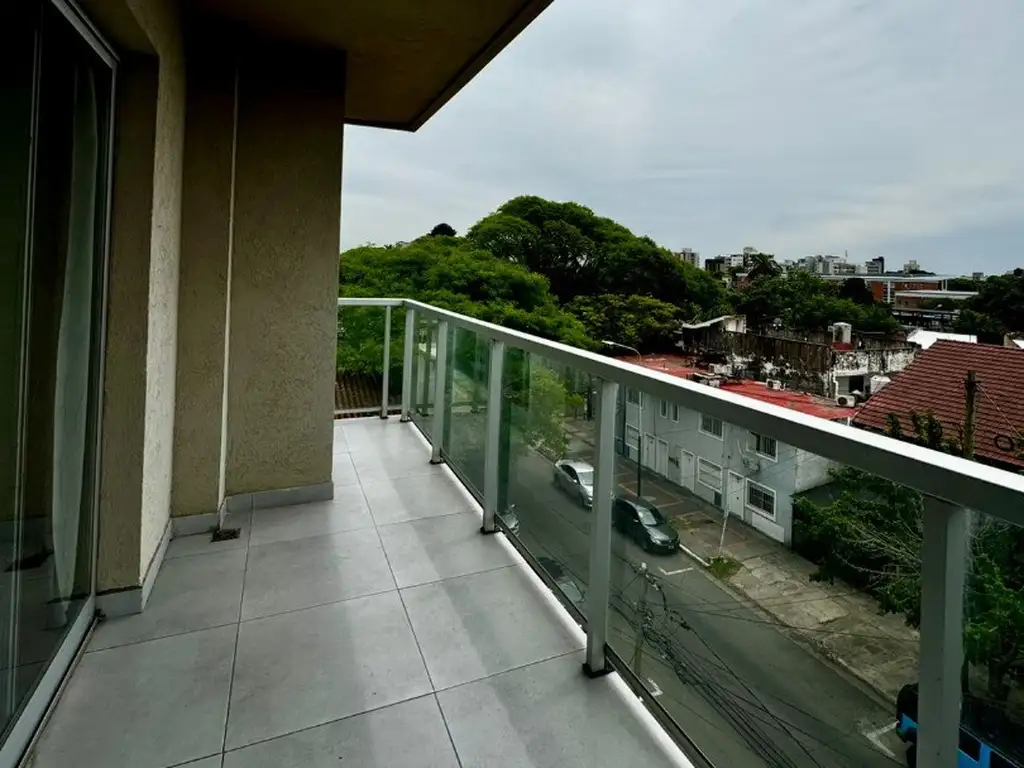 ALQUILAMOS EXCELENTE DEPARTAMENTO DE 3 AMBIENTES , 90 M2 UBICADO EN ITUZAINGO SUR ,