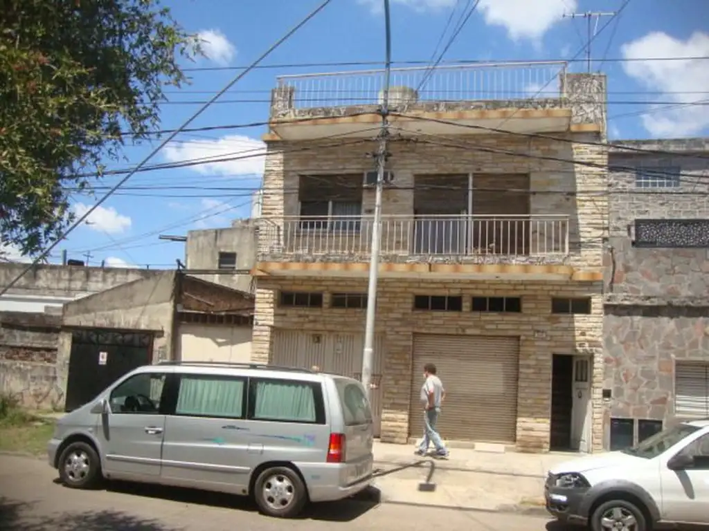 Casa - Venta - Argentina, Tres de Febrero - AZCUENAGA 3514