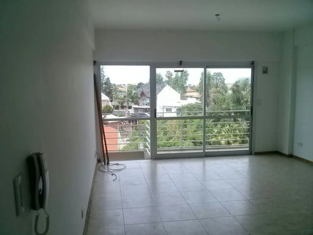 EN VENTA DEPARTAMENTO DE 2 AMBIENTES A ESTRENAR EN 3ER PISO AL FRENTE - FICHA 6525