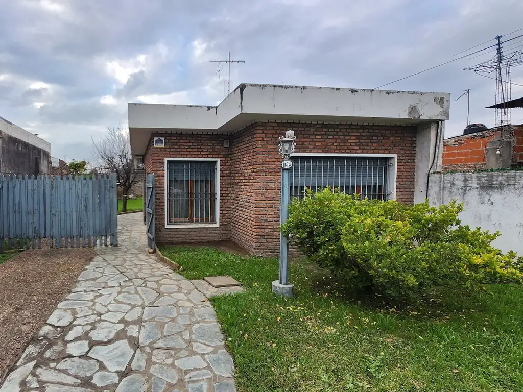 Casa  en Venta en Parque San Martin, Merlo, G.B.A. Zona Oeste