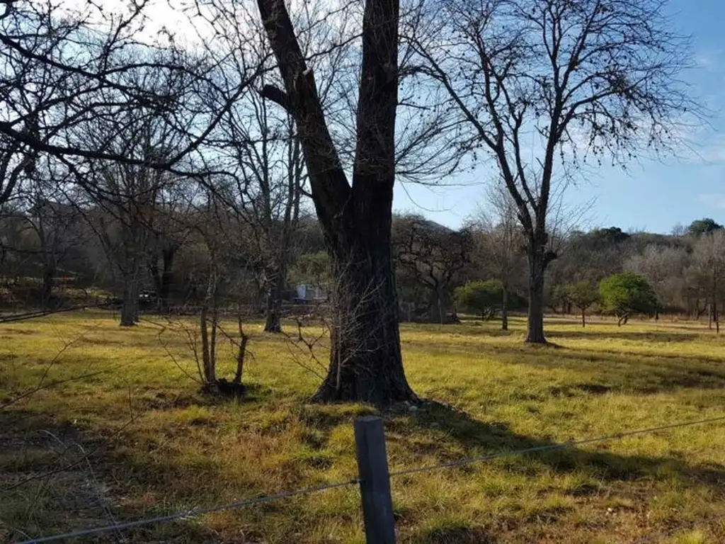 Gran lote sobre Ruta 5 sobre las sierras, camino a VGB. Cód (2167)