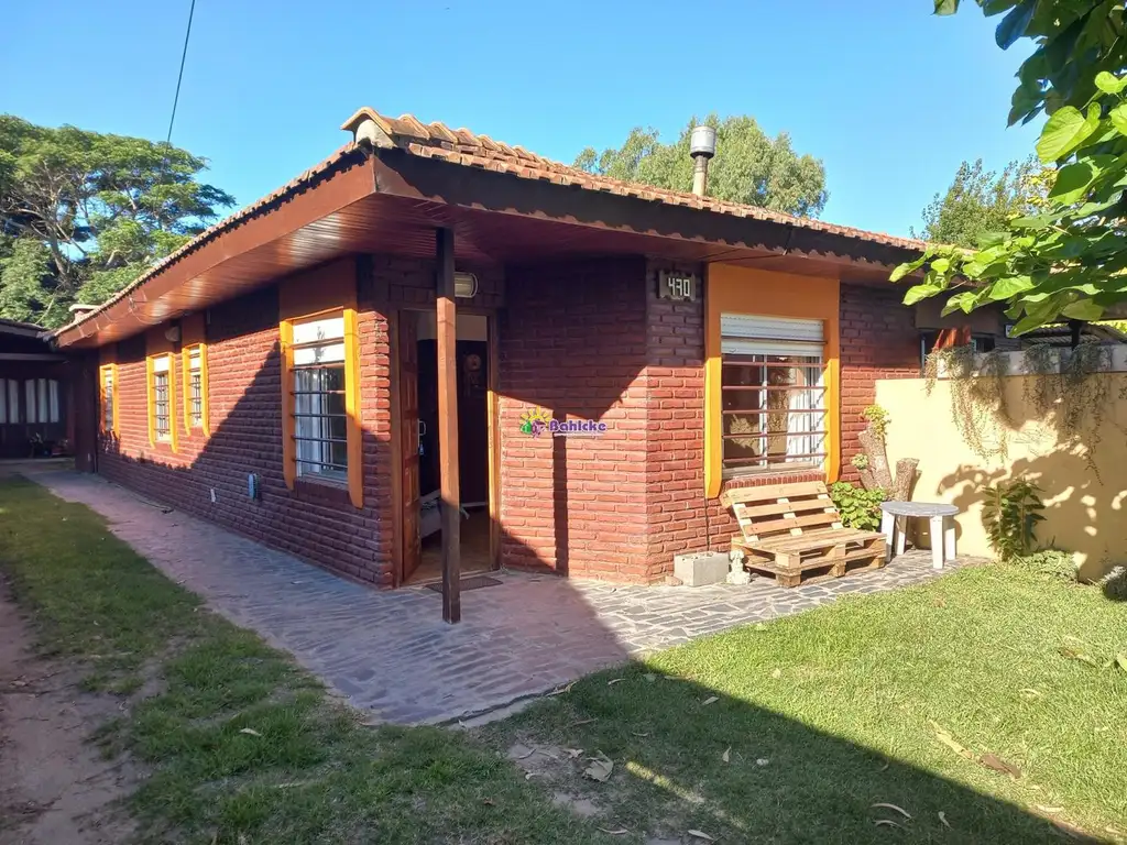 VENDO EN GESELL, CHALET 3 AMB + DEPTO 1 AMB.