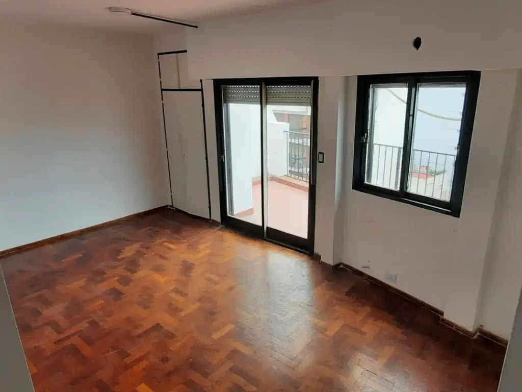 MONOAMBIENTE C/BALCÓN ATERRAZADO - PISO ALTO - COLEGIALES