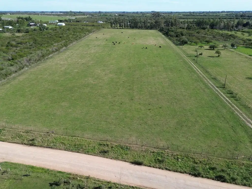 Campo de 10 has. con mejoras en Colón E. Ríos