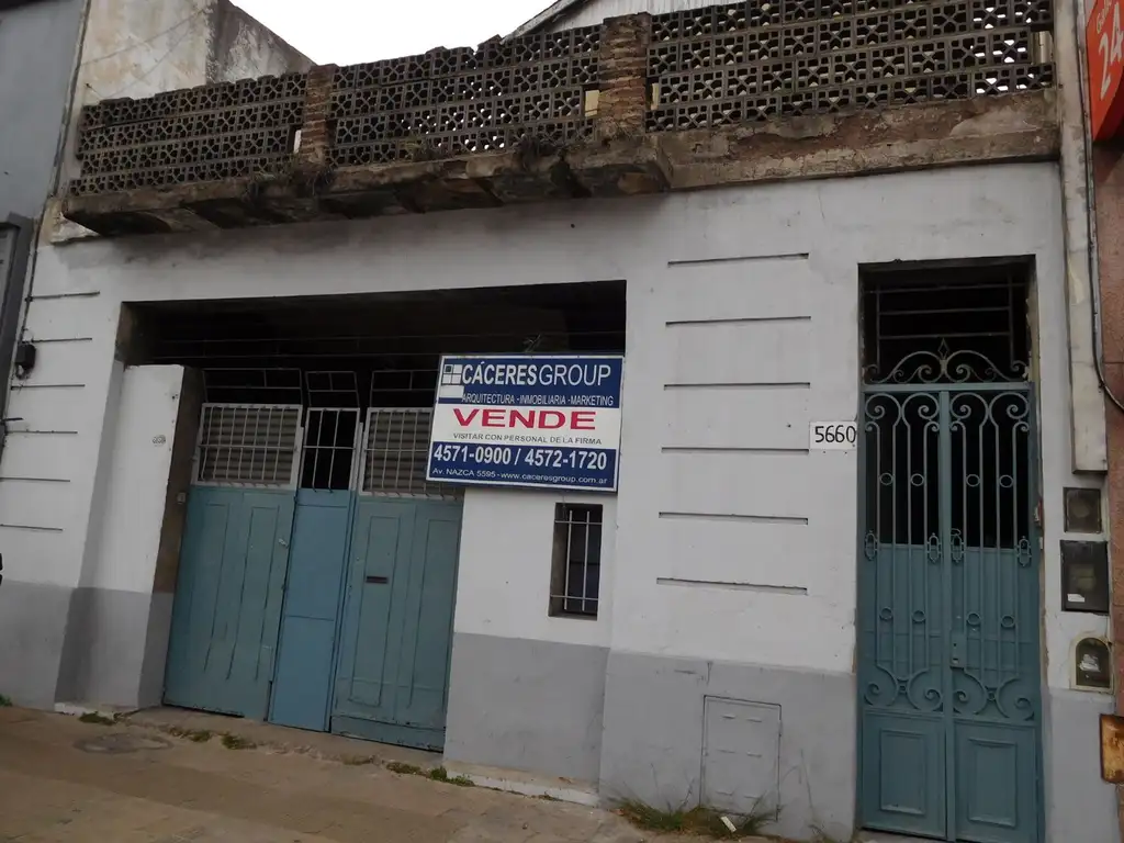 EXCELENTE LOCAL CON VIVIENDA PARA REFACCIONAR