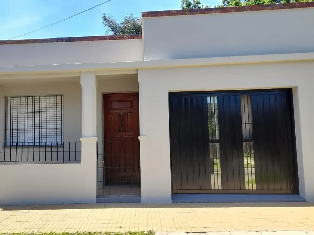 Hermosa casa, 4 ambientes, lindo jardín, muy buena ubicación