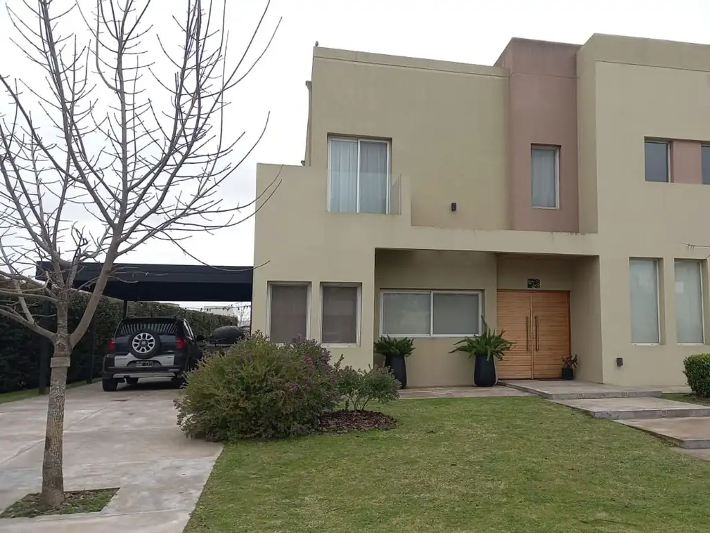 Venta casa a la laguna, San Rafael, Villanueva