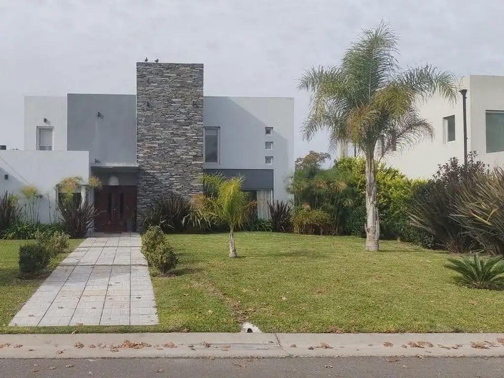 Hermosa casa en alquiler temporal - Haras Santa María - Barrio Privado  - Escobar