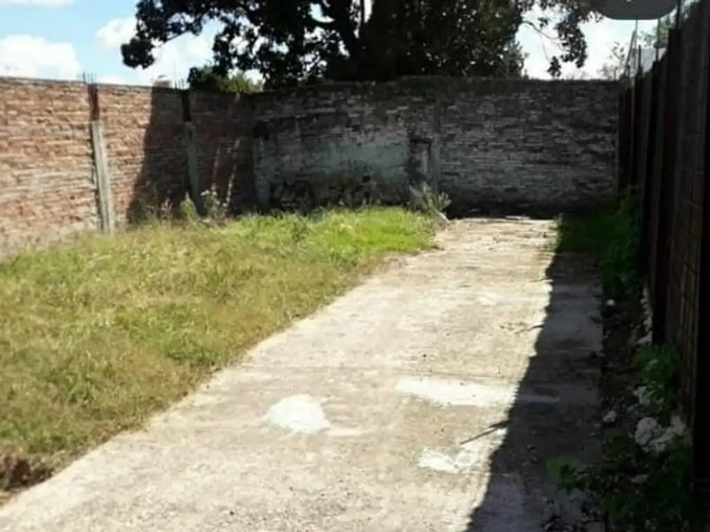 VILLA BALLESTER CENTRO: LOTE 8,30 x 35m, APTO TODO DESTINO