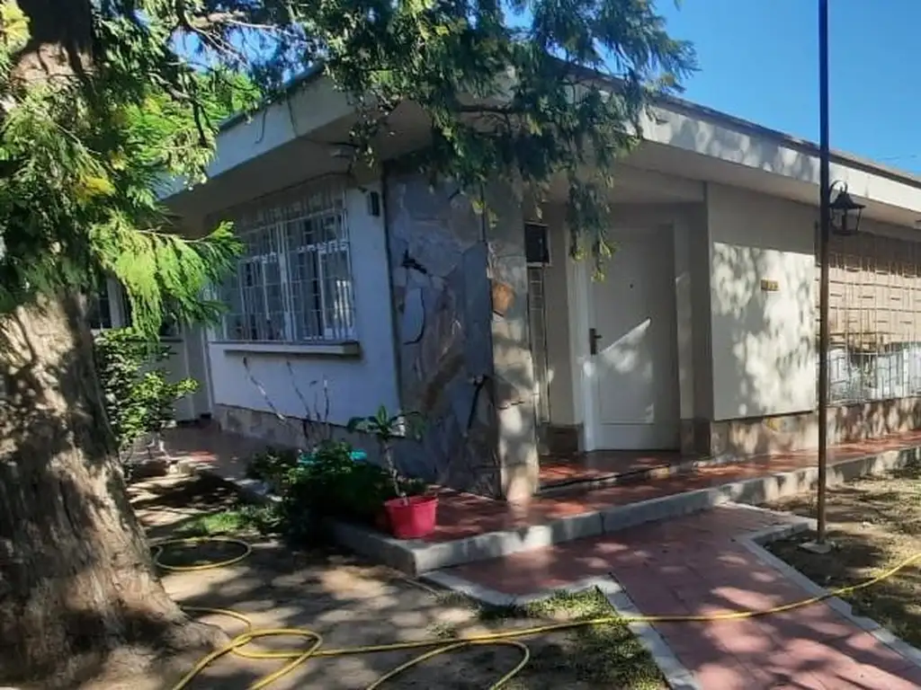 Casa - Venta - Argentina, Guaymallén - ARENALES 900