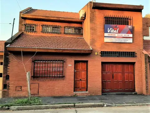 Retasado: Casa en 2 plantas. Muy buen estado.