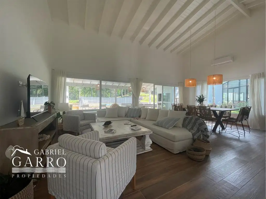 Hermoso chalet en venta en Costa Esmeralda