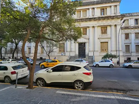 CENTRO APTO VIVIENDA Y/O USO COMERCIAL FRENTE A TRIBUNALES I