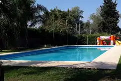 Áreas comunes piscina en el Barrio cerrado, Valle Claro
